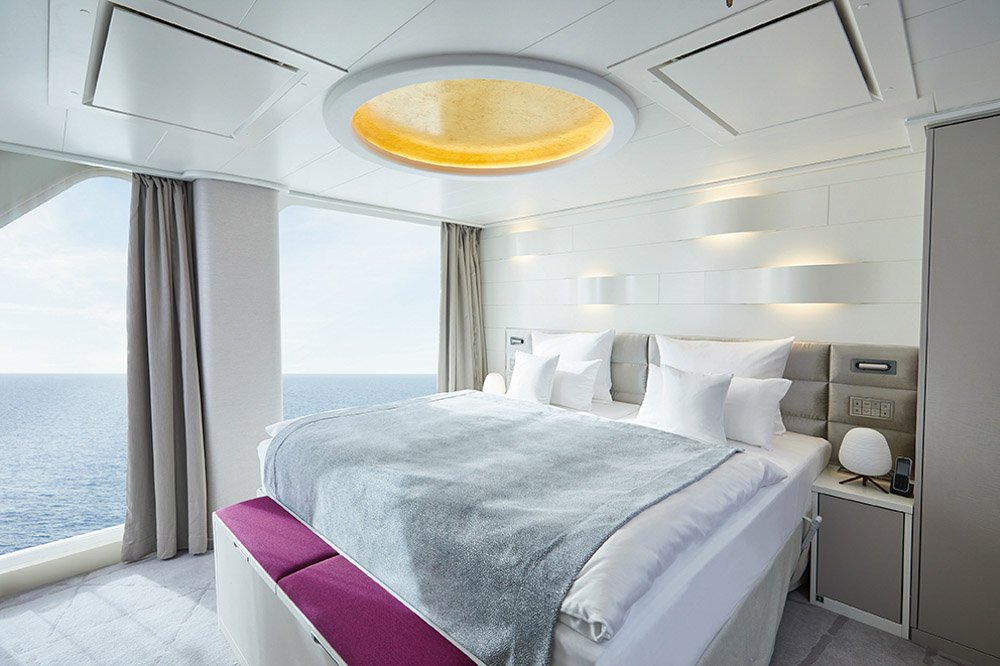 Hapag-Lloyd-HANSEATIC-spirit-Grand-Suite-Schlafzimmer