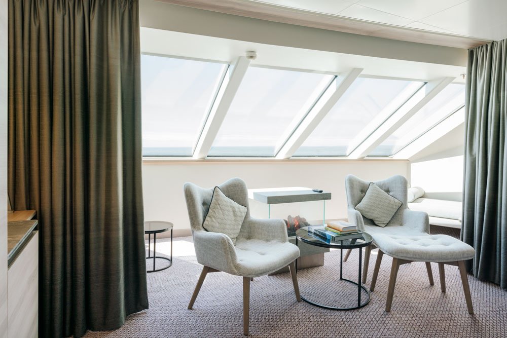 Expedition-Corner-Suite-MS-Roald-Amundsen-von-Hurtigruten-Clara-Tuma