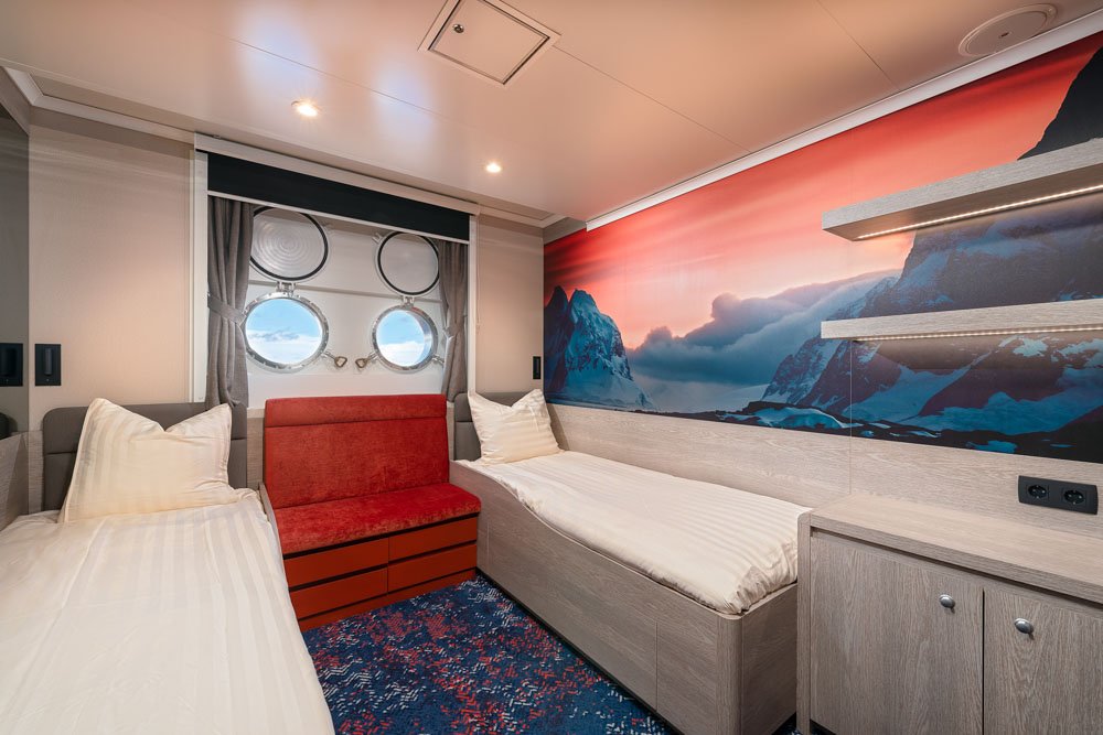 Doppel-Bullaugen-Kabine-Hondius-Ivan-Ivanisevic-Oceanwide-Expeditions