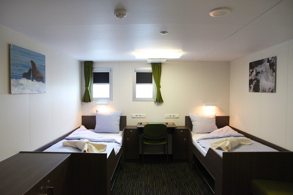 Doppel-mit-Fenster-Kabine-Ortelius-Monica-Salmang-Oceanwide-Expeditions