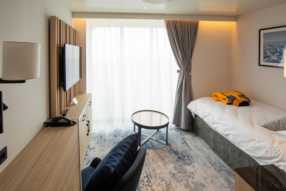 Quark-Expeditions-Ultramarine-Solo-Panorama-Kabine