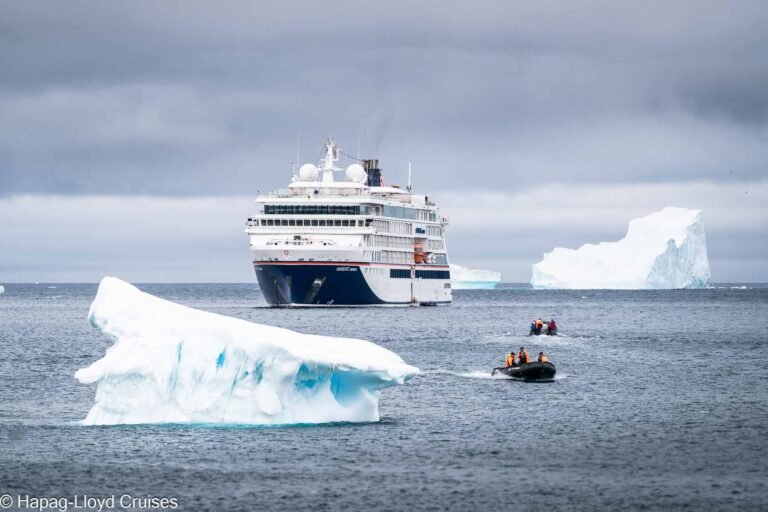 Schiff HANSEATIC nature von Hapag-Lloyd Cruises in der Antarktis Titelbild