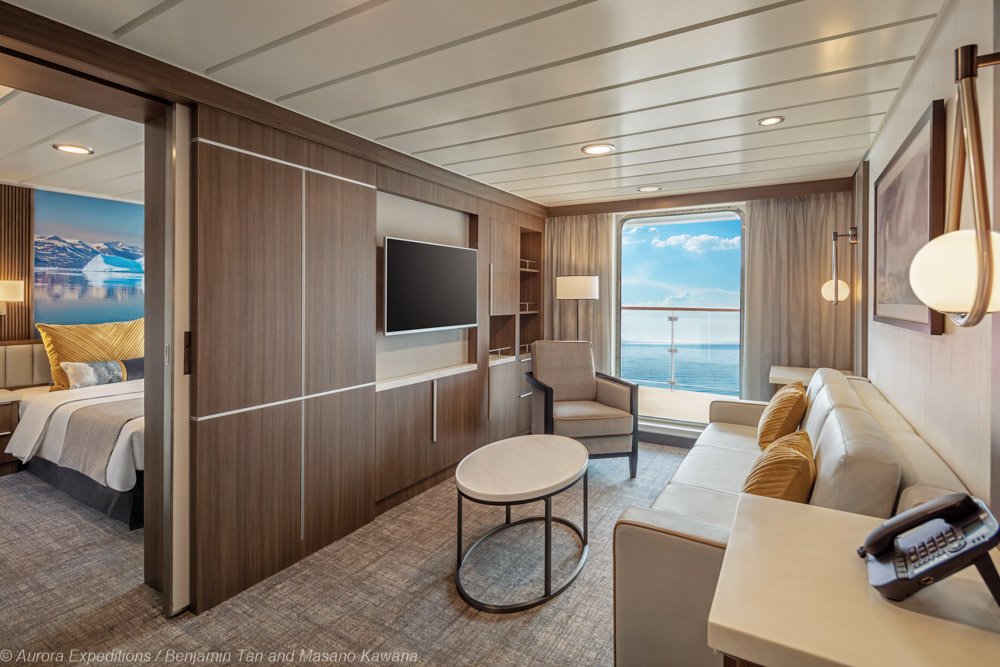 Captains-Suite-der-Sylvia-Earle-Aurora-Expeditions-Benjamin-Tan-and-Masano-Kawana