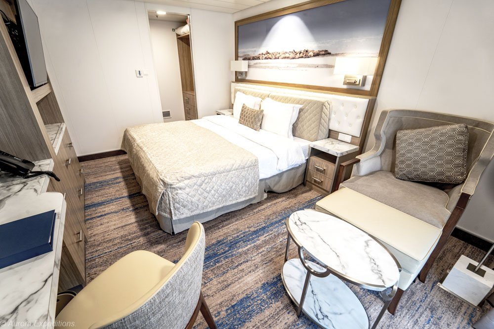 Junior-Suite-der-Greg-Mortimer-Aurora-Expeditions