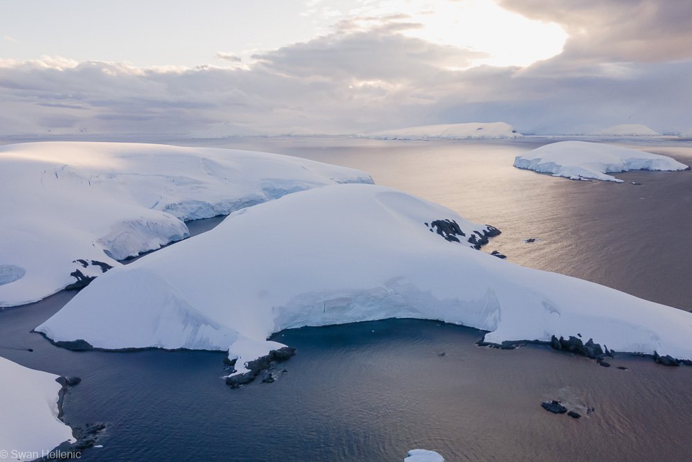 Eislandschaft-der-Antarktischen-Halbinsel-in-der-Antarktis-von-Swan-Hellenic