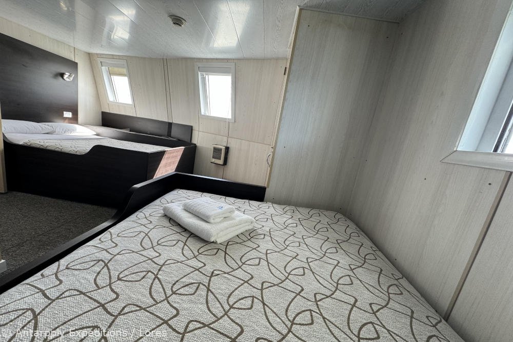 Antarpply-Expeditions-Suite-Twin-Lores